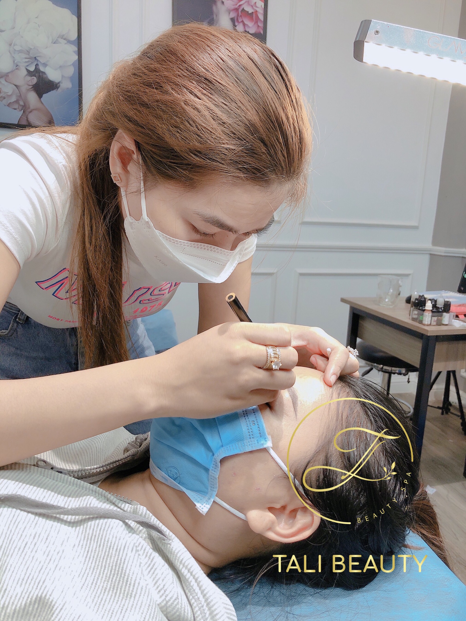 Khóa Đào Tạo Điêu Khắc Chân Mày Ultra Line Chuyên Nghiệp Giá Chỉ Còn 20 Triệu